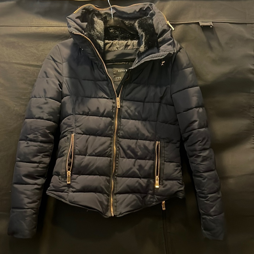 Zara fitted short puffer jacket - navy with gold zippers